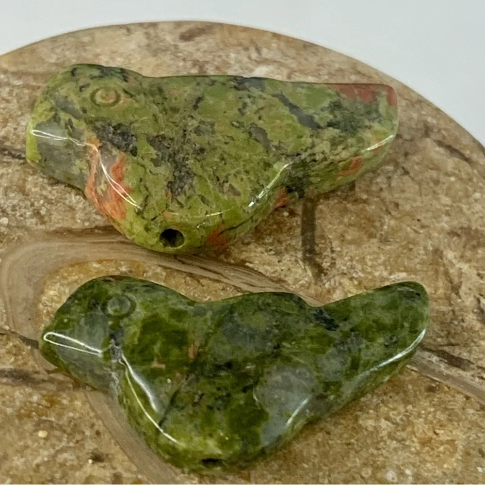 Native American Style Carved Bird Fetish Animal Stone Beads Pink Green Unakite